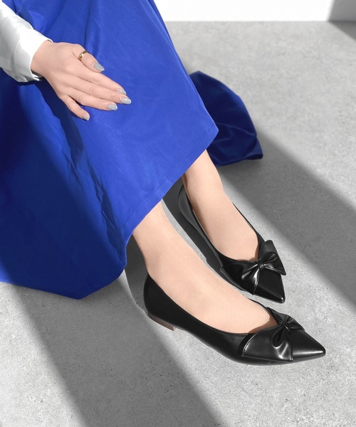 ポインテッドトゥ ビッグリボン フラットシューズ（パンプス）｜MAMIAN
