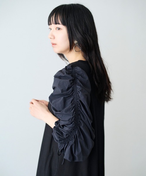 MEDE19F(メデジュウキュウ)の「MEDE19F 異素材スリーブワンピース(ワンピース・レディース・ブラック×ホワイト/ブラック×ブラック・LL/M/L/3L/MP)」の6枚目の写真