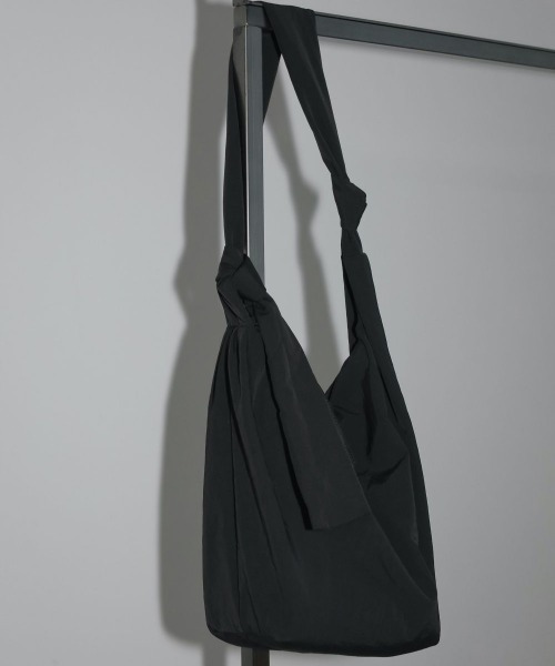 anuke（アンヌーク）の「anuke Knot Nylon Bag（ショルダーバッグ