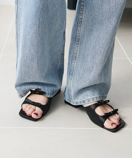 DISCOAT（ディスコート）の「サテンリボンミュール《詳細動画あり》（サンダル・レディース・ブラック/ベージュ・MEDIUM/LARGE）」の3枚目の写真