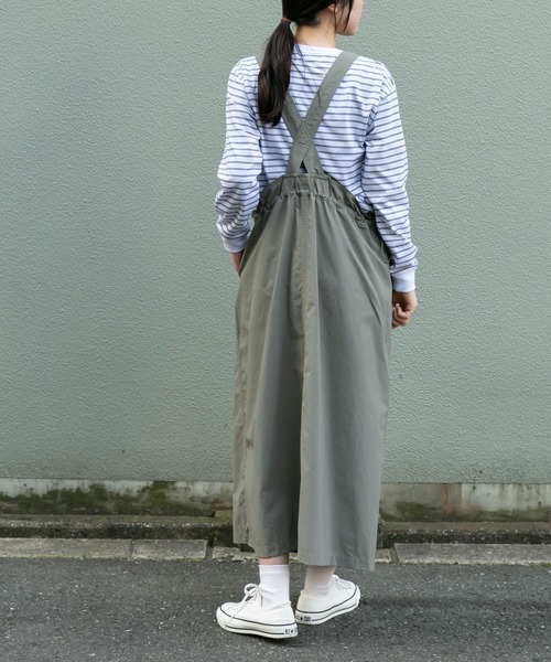 FORK&SPOON（フォークアンドスプーン）の「FORK&SPOON　ナイロンサスペンダーワンピース（ジャンパースカート・レディース・グレー系その他/ブラック・1/2）」の2枚目の写真