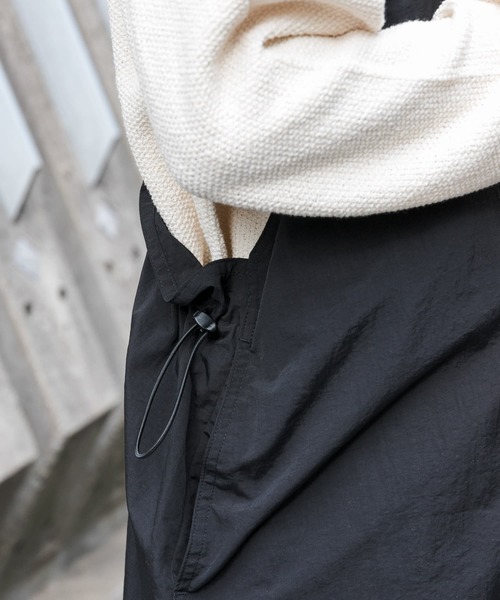 FORK&SPOON（フォークアンドスプーン）の「FORK&SPOON　ナイロンサスペンダーワンピース（ジャンパースカート・レディース・グレー系その他/ブラック・1/2）」の21枚目の写真