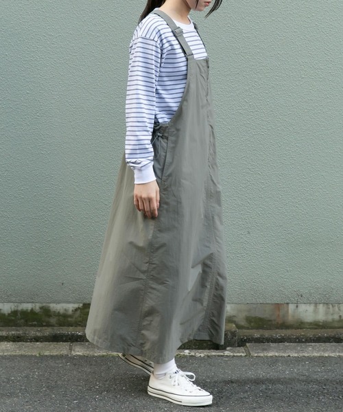 FORK&SPOON（フォークアンドスプーン）の「FORK&SPOON　ナイロンサスペンダーワンピース（ジャンパースカート・レディース・グレー系その他/ブラック・1/2）」の17枚目の写真