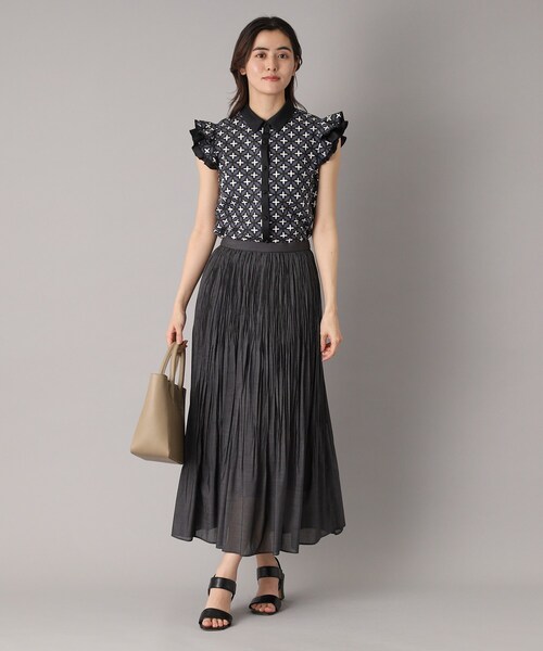 DRESSTERIOR（ドレステリア）の「【ウエストゴム/ミディ丈】シアープリーツスカート（スカート・レディース・グリーン系/スミクロ・34/36/38/40）」の4枚目の写真