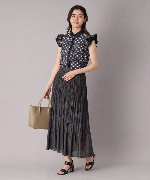 DRESSTERIOR（ドレステリア）の「【ウエストゴム/ミディ丈】シアープリーツスカート（スカート・レディース・グリーン系/スミクロ・34/36/38/40）」の3枚目の写真