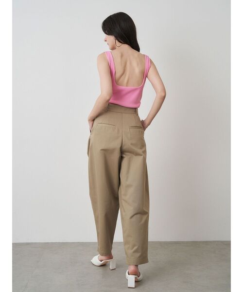 ELENDEEK  SQUARE NECK PAD TANK  新品 ELENDEEK（エレンディーク）の「スクエアネックパッドタンク