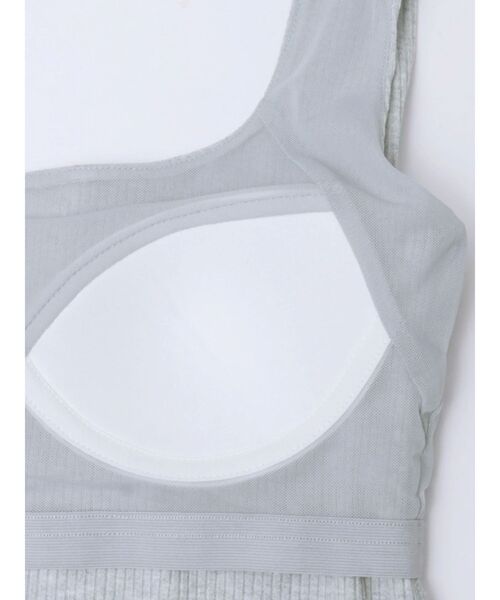 ELENDEEK（エレンディーク）の「スクエアネックパッドタンクトップ（タンクトップ・レディース・イエロー/ピンク/ブラック/オフホワイト/グレー/パープル・FREE）」の19枚目の写真