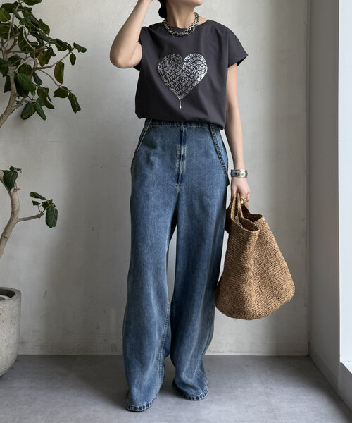 DouDou（ドゥドゥ）の「【WEB限定】ハートロゴTEE（Tシャツ/カットソー・レディース・チャコールグレー/オフホワイト・FREE）」の15枚目の写真