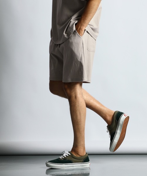 The DUFFER of ST.GEORGE(ザダファーオブセントジョージ)の「8oz HEAVY WEIGHT GYM SHORTS:8オンス ヘビーウェイト リラックス ジムショーツ(その他パンツ・メンズ・グレイッシュベージュ/コーラル/スミクロ/オフホワイト/グレー・X-LARGE/LARGE/MEDIUM)」の15枚目の写真