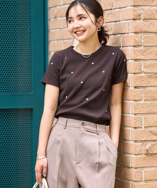 リブ編み半袖Tシャツ ハート刺繍付き　新品 セール】ミニハート刺繍Tシャツ/リブTシャツ/コンパクトTシャツ