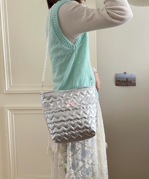 Mejoul(メジュール)の「オーロラリボンキルティングミニショルダー(ショルダーバッグ・レディース・ピンク/シルバー/シルバー系その他/ホワイト系その他/ピンク系その他・F)」の22枚目の写真
