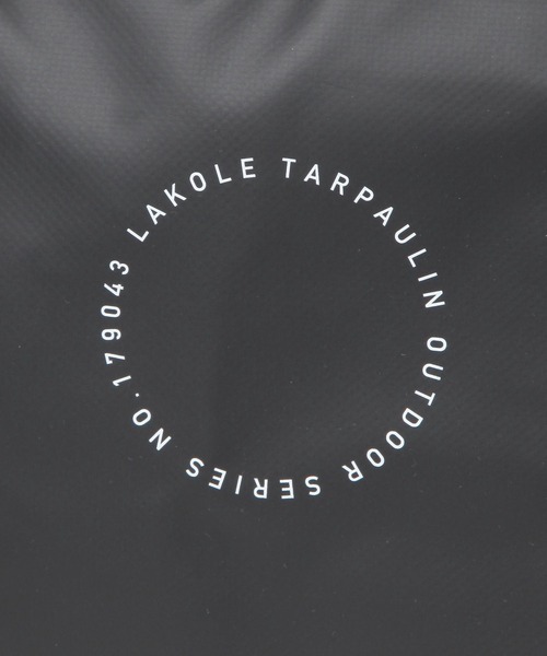 LAKOLE(ラコレ)の「ターポリンBOXバッグ / 327863(アウトドアグッズ・レディース・ベージュ/ネイビー/ブラック・FREE)」の14枚目の写真