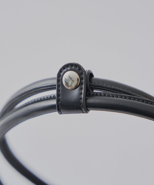 Chico（チコ）の「チャーム付横長ラウンドボストンバッグ（ボストンバッグ・レディース・ブラック/ブルー/アイボリー・FREE）」の11枚目の写真