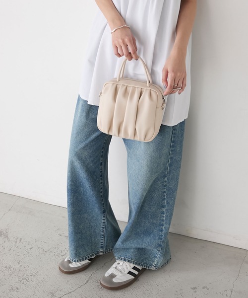 forksy.(フォルクシー)の「【forksy.】ギャザー スクエア ボストン ショルダーバッグ(ショルダーバッグ・レディース・シルバー/ホワイト/ブラック・FREE)」の5枚目の写真