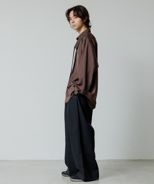 ADAM ET ROPE'（アダムエロペ）の「【ZOZO限定】ドレープとろみ ルーズシルエット ボウタイシャツ / オールシーズン着用可能 / 2Way / ユニセックス / Made by ZOZO（シャツ/ブラウス・メンズ・ベージュ系その他/ダークブラウン/ホワイト/ライトグレー/ブラック・L/M/S）」の19枚目の写真