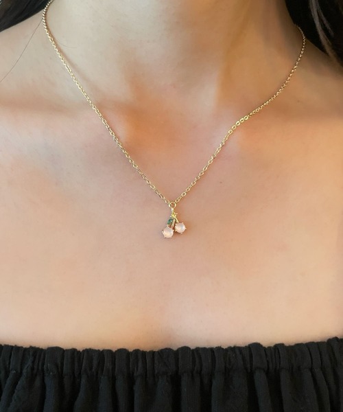 FOREVER 21(フォーエバー トゥエンティーワン)の「チェリーモチーフネックレス(ネックレス・レディース・ゴールド・FREE)」の1枚目の写真