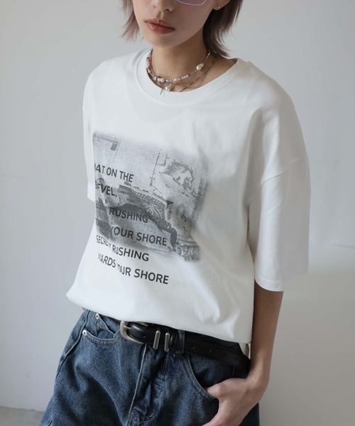Ulysses(ユリシス)の「モノトーンプリントTシャツ(Tシャツ/カットソー・レディース・グレー/ホワイト/ブラウン/ベージュ・F)」の11枚目の写真