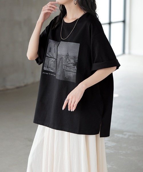 HUG.U(ハグユー)の「UVカット 接触冷感 プリントTシャツ(Tシャツ/カットソー・レディース・ライトベージュ/ブラック/ライトブルー/ダークグレー/ホワイト/ライトピンク・FREE)」の3枚目の写真
