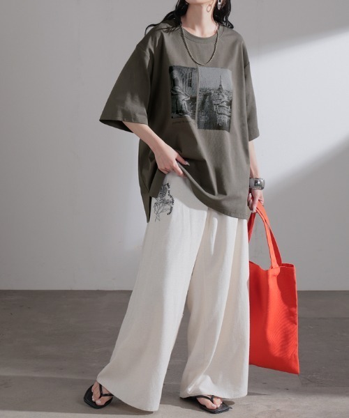 HUG.U(ハグユー)の「UVカット 接触冷感 プリントTシャツ(Tシャツ/カットソー・レディース・ライトベージュ/ブラック/ライトブルー/ダークグレー/ホワイト/ライトピンク・FREE)」の11枚目の写真
