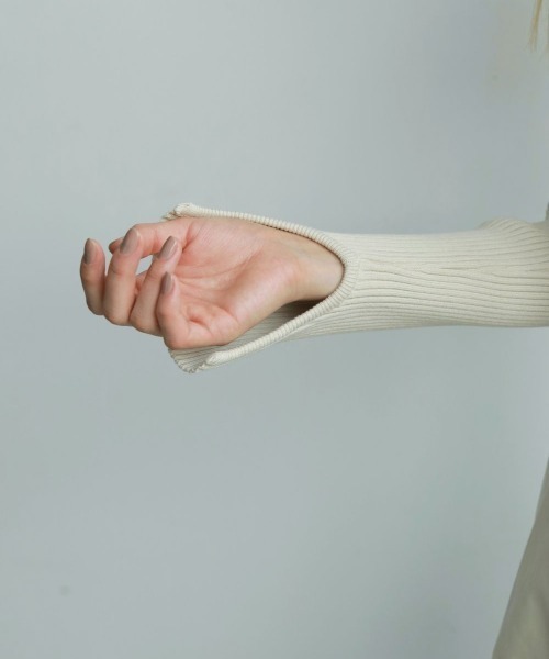 anuke（アンヌーク）の「anuke　Slit Turtle Knit スリットタートルニット/62520530（ニット/セーター・レディース・クリーム/チャコールグレー/ミックスグレー/ブラック/アイボリー・ONE SIZE）」の6枚目の写真