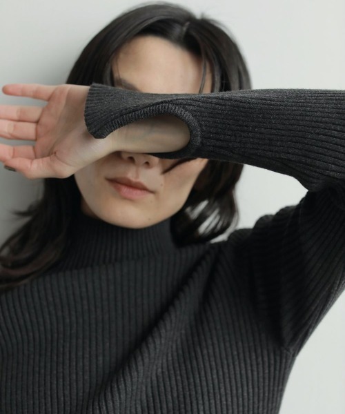 anuke Slit Turtle Knit スリットタートルニット（ニット/セーター