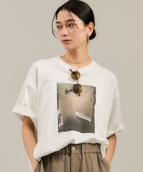 SALON adam et rope'(サロン アダム エ ロペ)の「Yasuko Hirano / 平野泰子 ARTプリントリラックスT(Tシャツ/カットソー・レディース・ホワイト系その他2/ホワイト系その他4/ホワイト・FREE)」の9枚目の写真