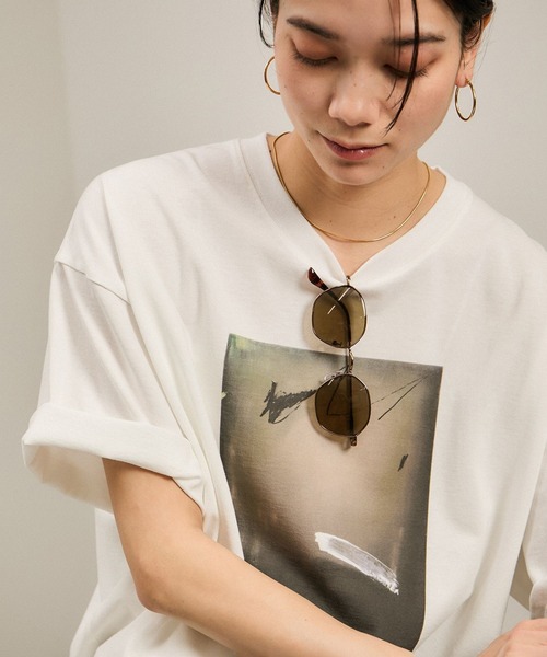 SALON adam et rope'(サロン アダム エ ロペ)の「Yasuko Hirano / 平野泰子 ARTプリントリラックスT(Tシャツ/カットソー・レディース・ホワイト系その他2/ホワイト系その他4/ホワイト・FREE)」の10枚目の写真