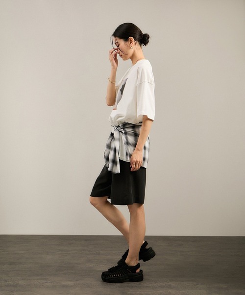 SALON adam et rope'(サロン アダム エ ロペ)の「Yasuko Hirano / 平野泰子 ARTプリントリラックスT(Tシャツ/カットソー・レディース・ホワイト系その他2/ホワイト系その他4/ホワイト・FREE)」の12枚目の写真