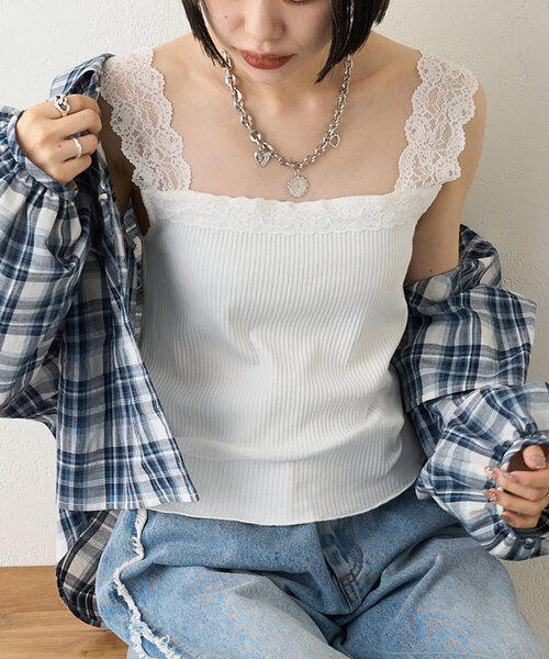 w closet(ダブルクローゼット)の「【3色展開】レースタンク(キャミソール・レディース・ブラック/オフホワイト/ベージュ・FREE)」の4枚目の写真
