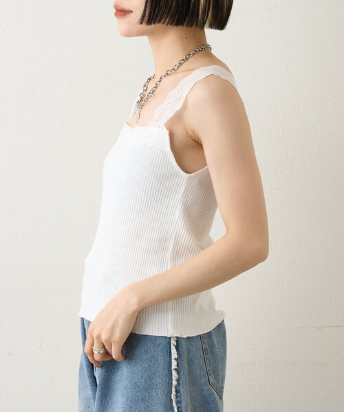 w closet(ダブルクローゼット)の「【3色展開】レースタンク(キャミソール・レディース・ブラック/オフホワイト/ベージュ・FREE)」の6枚目の写真