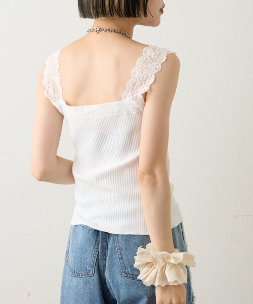 w closet(ダブルクローゼット)の「【3色展開】レースタンク(キャミソール・レディース・ブラック/オフホワイト/ベージュ・FREE)」の8枚目の写真