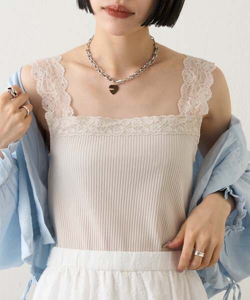 w closet(ダブルクローゼット)の「【3色展開】レースタンク(キャミソール・レディース・ブラック/オフホワイト/ベージュ・FREE)」の9枚目の写真