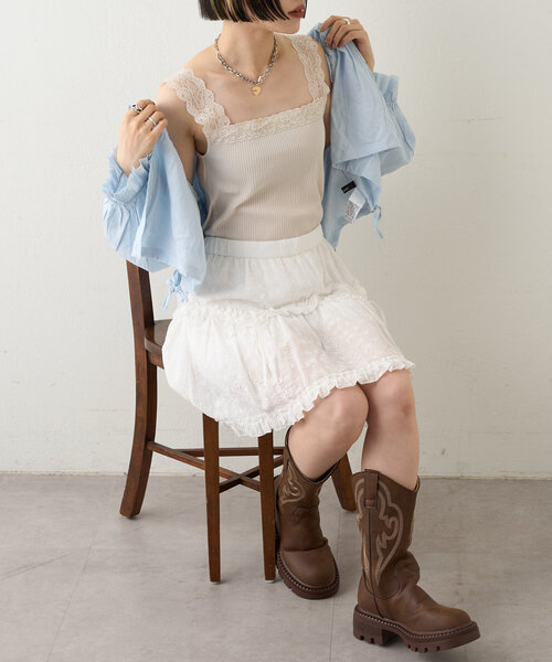 w closet(ダブルクローゼット)の「【3色展開】レースタンク(キャミソール・レディース・ブラック/オフホワイト/ベージュ・FREE)」の13枚目の写真