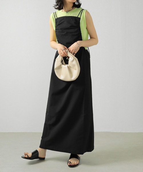 Monocoro toppi(モノコロトッピ)の「撥水加工 ライトサッカー ギャザー キャミワンピース(ワンピース・レディース・ブラウン/レッド/ブラック・フリー)」の8枚目の写真