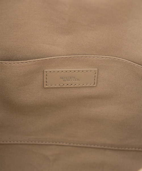 NOTHING WRITTEN(ナッシングリトゥン)の「NOTHING WRITTEN / ナッシングリトゥン MEDIUM SHOULDER SUEDE HOBO BAG ホーボーバッグ 秋服 冬服(ショルダーバッグ・レディース・ライトベージュ/ブラック・FREE)」の16枚目の写真
