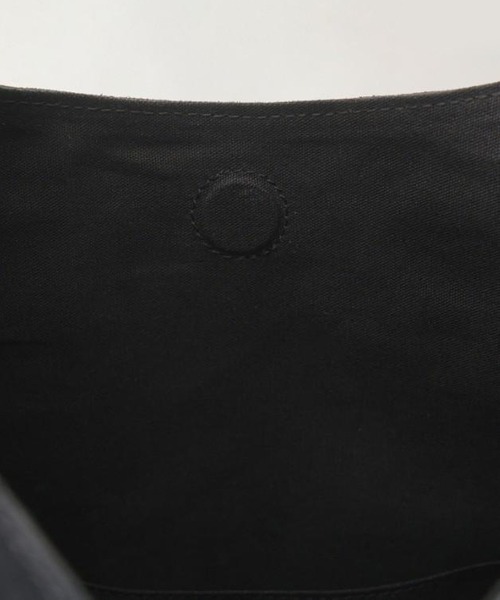 NOTHING WRITTEN(ナッシングリトゥン)の「NOTHING WRITTEN / ナッシングリトゥン MEDIUM SHOULDER SUEDE HOBO BAG ホーボーバッグ 秋服 冬服(ショルダーバッグ・レディース・ライトベージュ/ブラック・FREE)」の18枚目の写真