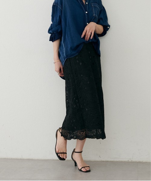 LARUTA(ラルータ)の「【LARUTA】<Web限定>フラワーレーススカート(スカート・レディース・ブラック/ブラウン・MEDIUM)」の4枚目の写真
