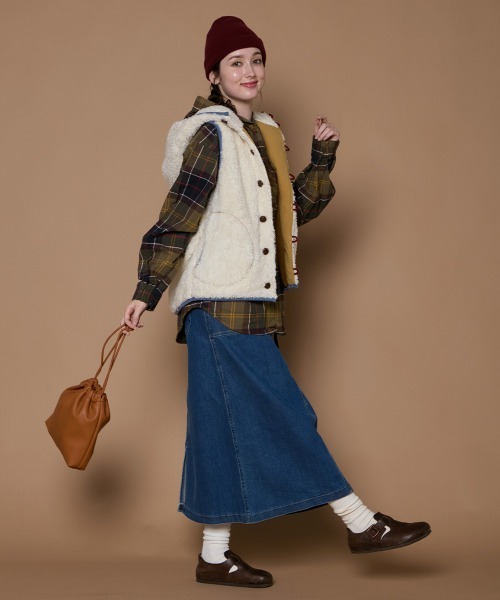 KRIFF MAYER Lady's Collection（クリフメイヤーレディースコレクション）の「【軽い・暖かい】シャギーボアボタンフードベスト（ベスト・レディース・カラフル/ネイビー/ブラック/ブラウン/グレー/グリーン/ナチュラル・MEDIUM/LARGE）」の15枚目の写真