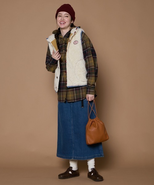 KRIFF MAYER Lady's Collection（クリフメイヤーレディースコレクション）の「【軽い・暖かい】シャギーボアボタンフードベスト（ベスト・レディース・カラフル/ネイビー/ブラック/ブラウン/グレー/グリーン/ナチュラル・MEDIUM/LARGE）」の16枚目の写真