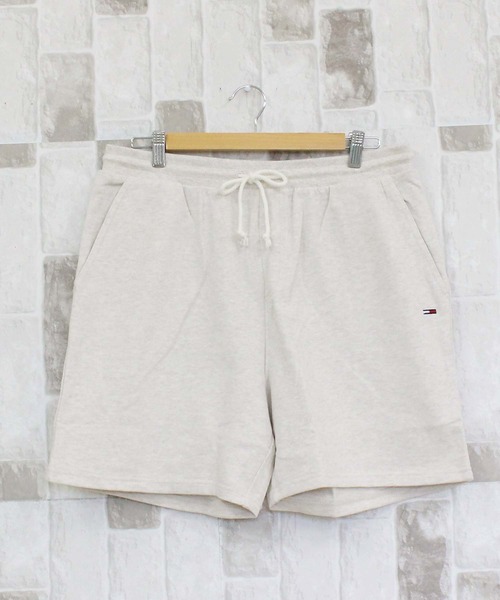 TOMMY HILFIGER(トミーヒルフィガー)の「TJM グラフィックスウェットショーツ TJM ENTRY GRAPHIC SWEATSHORT(スウェットパンツ・メンズ・オートミール/ブラック・XL/L/M)」の1枚目の写真