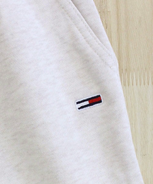 TOMMY HILFIGER(トミーヒルフィガー)の「TJM グラフィックスウェットショーツ TJM ENTRY GRAPHIC SWEATSHORT(スウェットパンツ・メンズ・オートミール/ブラック・XL/L/M)」の6枚目の写真