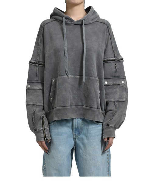 VIVAMUS(ヴィヴァムス)の「SPLIT SWEAT HOODIE(パーカー・レディース・グレー・OS)」の1枚目の写真