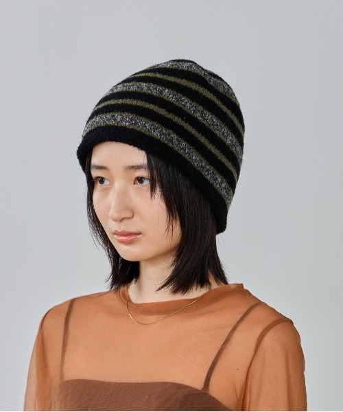 OVERRIDE(オーバーライド)の「OVERRIDE KNIT PUWA LOGO SHORT BEANIE / オーバーライド(ニットキャップ/ビーニー・レディース・ワイン/ブラック/ブルー・57~59cm)」の18枚目の写真