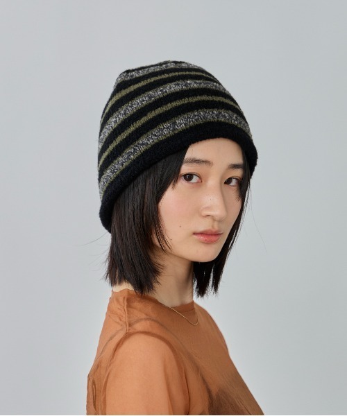 OVERRIDE(オーバーライド)の「OVERRIDE KNIT PUWA LOGO SHORT BEANIE / オーバーライド(ニットキャップ/ビーニー・レディース・ワイン/ブラック/ブルー・57~59cm)」の19枚目の写真