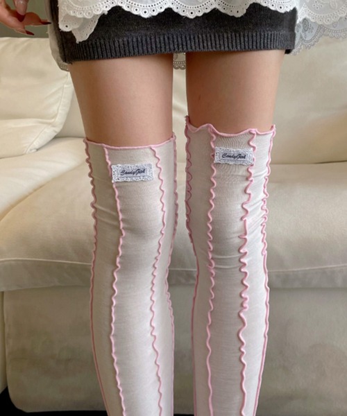 SANSeLF（サンセルフ）の「【SANSeLF】ステッチライントリム フリルニーハイソックス saa25a017（ソックス/靴下・レディース・グレー/ピンク/パープル/アイボリー・FREE）」の4枚目の写真