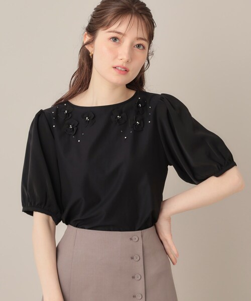 couture brooch（クチュールブローチ）の「【接触冷感・UVカット】シフォンフラワーエンブロドッキングカットソー（Tシャツ/カットソー・レディース・ブラック/グリーン系/ピンク系・36/38/42）」の7枚目の写真