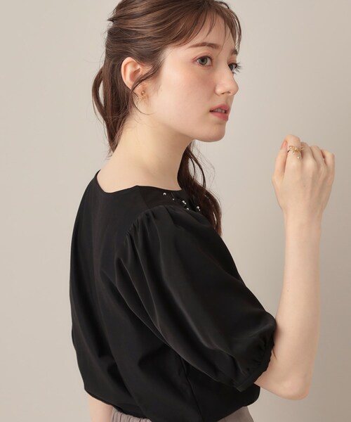 couture brooch（クチュールブローチ）の「【接触冷感・UVカット】シフォンフラワーエンブロドッキングカットソー（Tシャツ/カットソー・レディース・ブラック/グリーン系/ピンク系・36/38/42）」の9枚目の写真