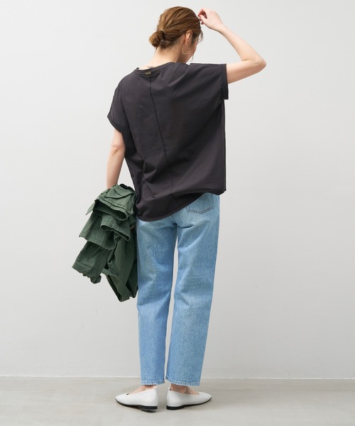 MICA&DEAL(マイカ&ディール)の「"MARCIA"ヘムラウンドロゴプリントTシャツ〈2サイズ展開〉(Tシャツ/カットソー・レディース・オレンジ/スミクロ/ホワイト/レンガ・36/38)」の15枚目の写真