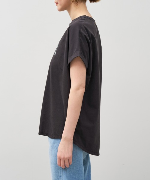 MICA&DEAL(マイカ&ディール)の「"MARCIA"ヘムラウンドロゴプリントTシャツ〈2サイズ展開〉(Tシャツ/カットソー・レディース・オレンジ/スミクロ/ホワイト/レンガ・36/38)」の18枚目の写真