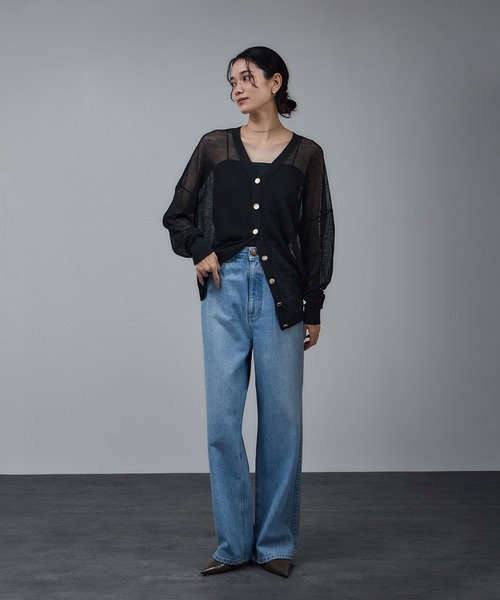 SALON adam et rope'（サロン アダム エ ロペ）の「ウール混シアークレープVネックカーディガン（カーディガン/ボレロ・レディース・ベージュ/ブラック/ダークブラウン・FREE）」の17枚目の写真